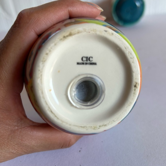 Shakers - Picture 8 of 10